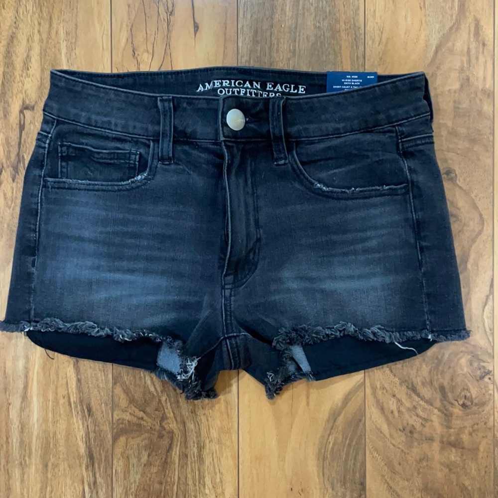 Size 6 American Eagle high rise denim shorts never worn